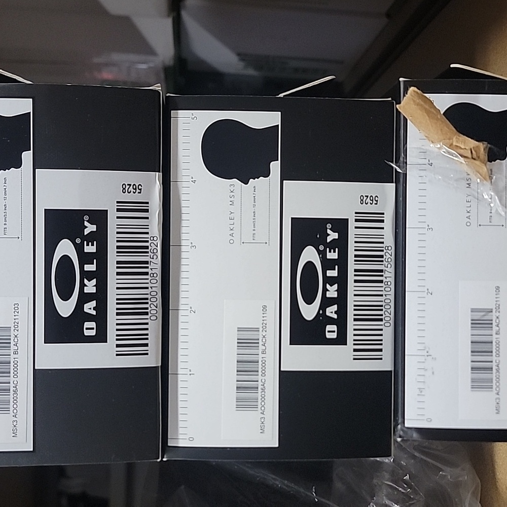 Lot of 3 Oakley Reusable Msk3 Anti-fog Face Mask Black Brand New in Original Box - Picture 2 of 2
